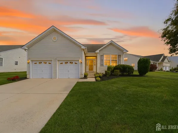 39 Fernbrooke Dr, Westampton, NJ 08060