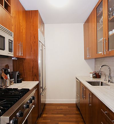5th image of 88 Greenwich St APT 626