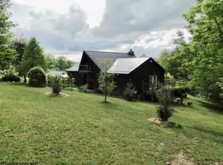 40 Lark Ln, Elkins, WV 26241