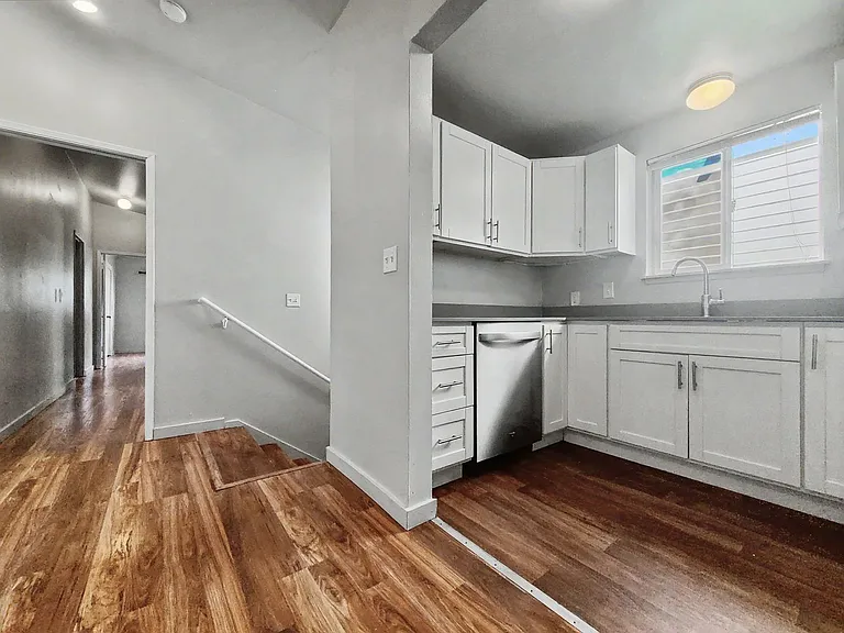 3213 21st Ave W — Photo 14