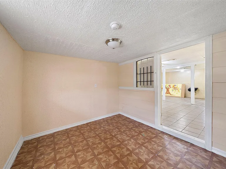 5639 Overdale St — Photo 13