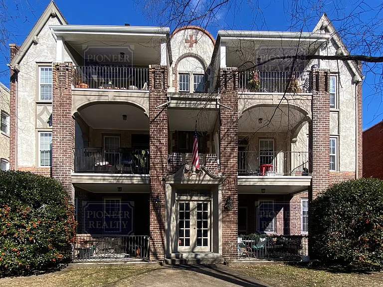 3110 Kensington Ave — Photo 42