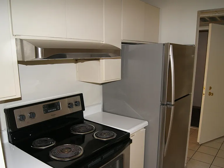 350 N Civic Dr #409 — Photo 7
