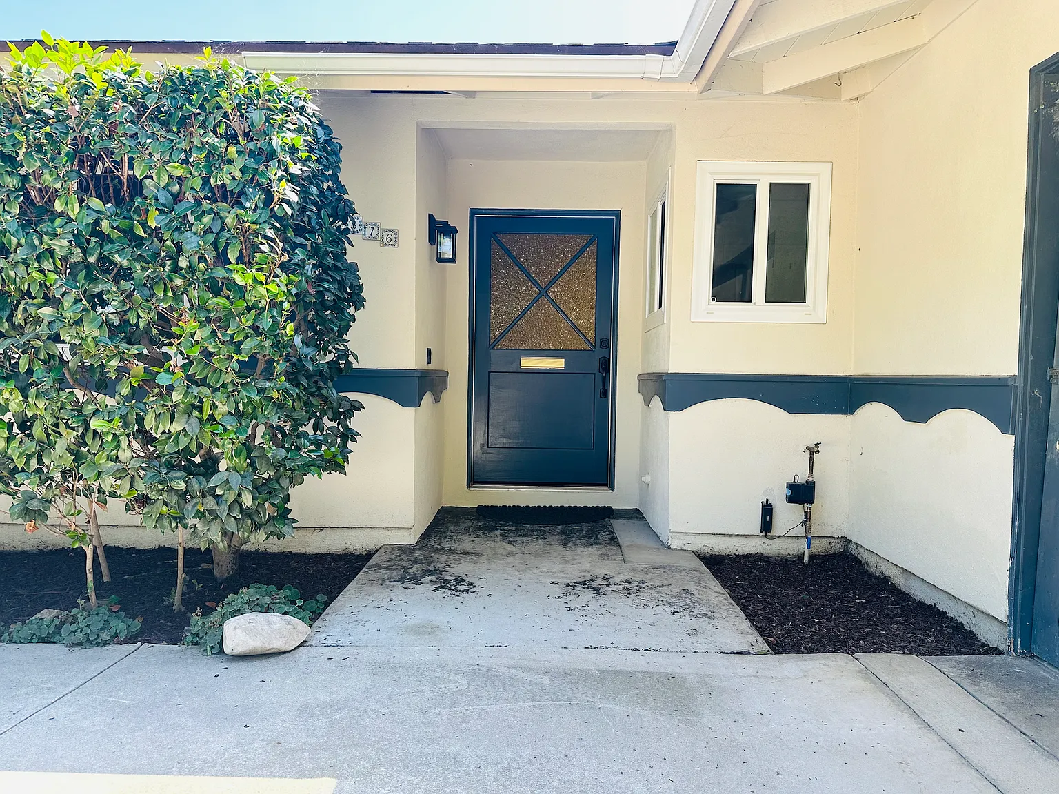 3 bed, 1474 sqft, $4,200 — Photo 2