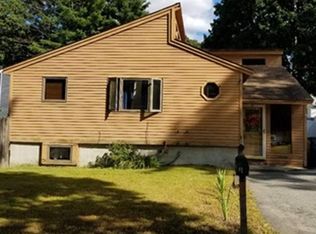 31 Edgewood Rd, Tewksbury, MA 01876