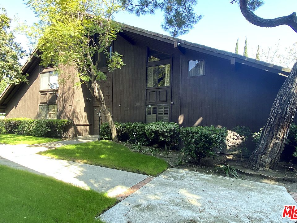 1st image of 4635 Clybourn Ave