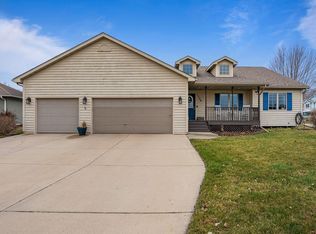 1799 Prairie Ln NE, Owatonna, MN 55060