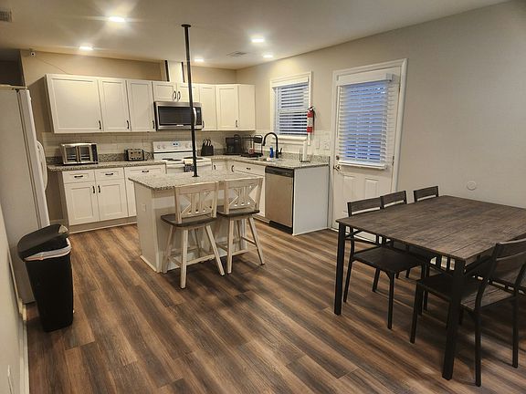 3rd image of 2626 Lasalle St #1