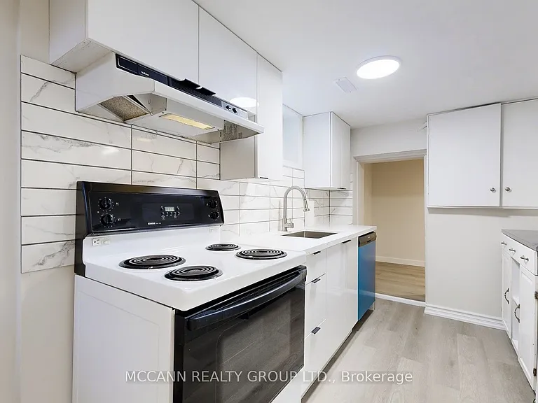 496 Northcliffe Blvd #BASEMENT — Photo 6