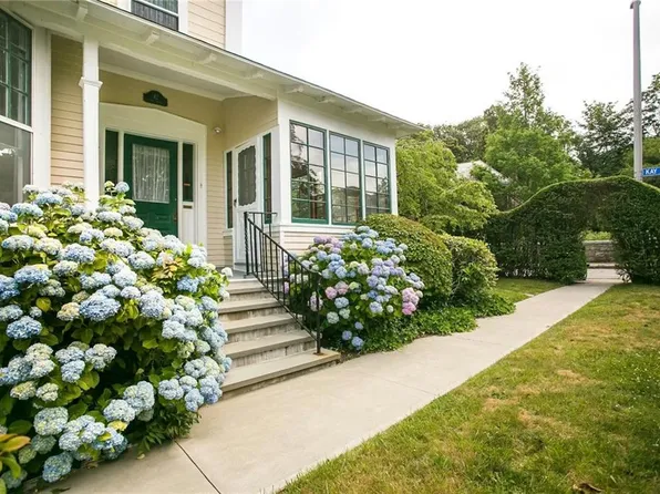 42 Kay St APT 5, Newport, RI 02840