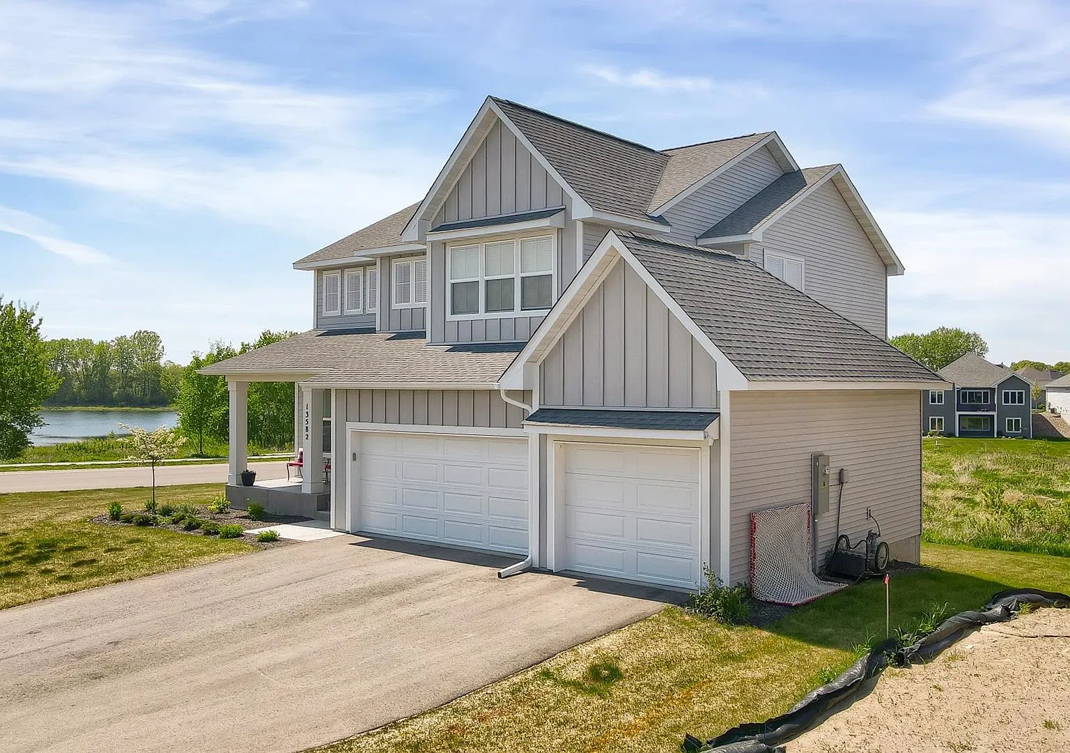 5 bed, 3537 sqft, $4,500 — Photo 3