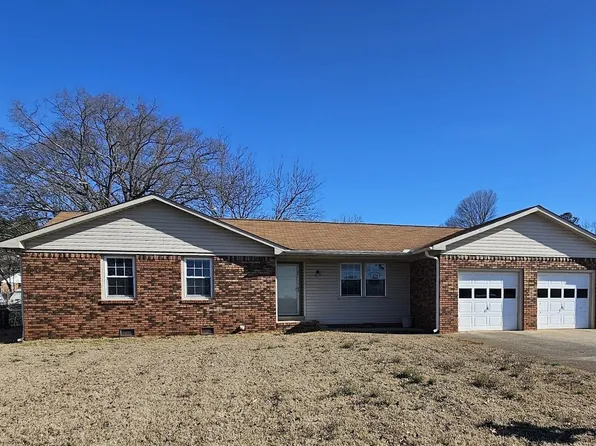 1309 English Ln, Tuscumbia, AL 35674