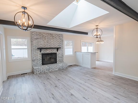 2nd image of 42 Livingston Lane