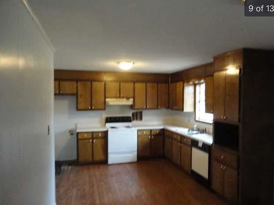 2nd image of 46004 Sunset Dr