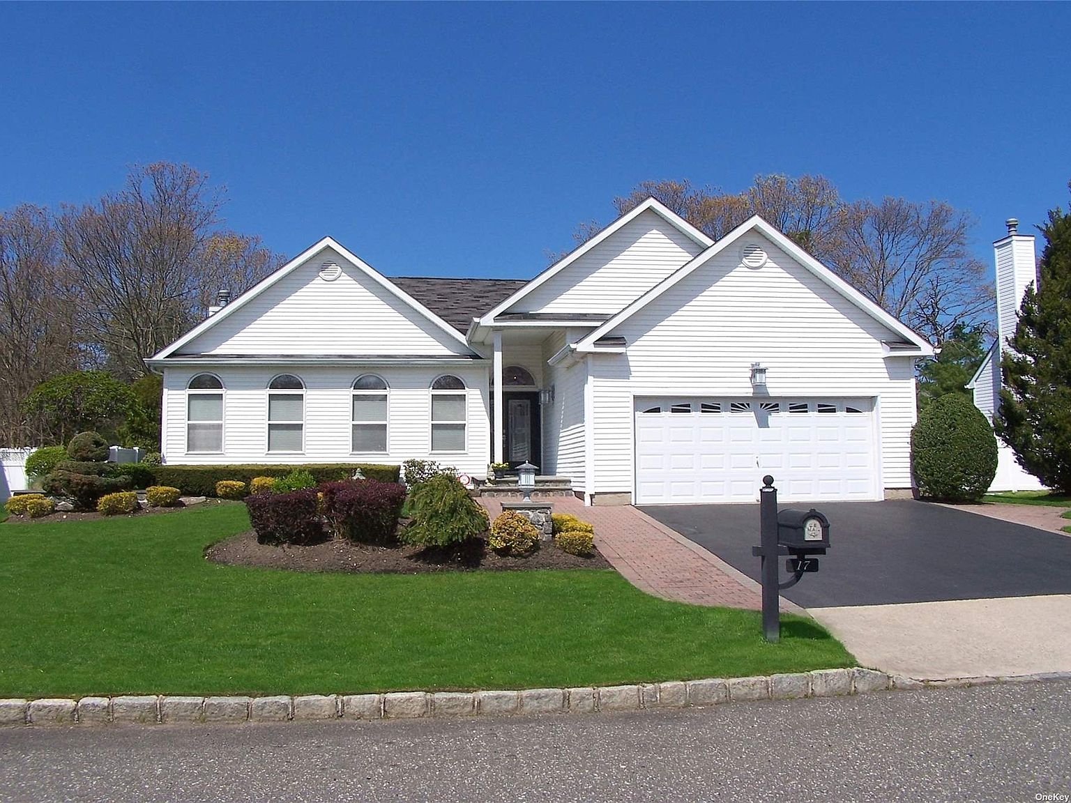 17 Summerfield Drive, Holtsville, NY 11742 Zillow