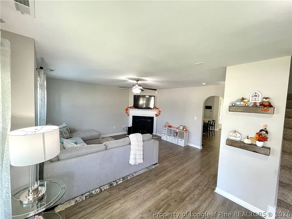 3 bed, 2.5 bath, 1650 sqft, $1,950 — Photo 3