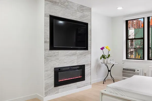 Rented by Edward Seisdedos, LREB | media 8