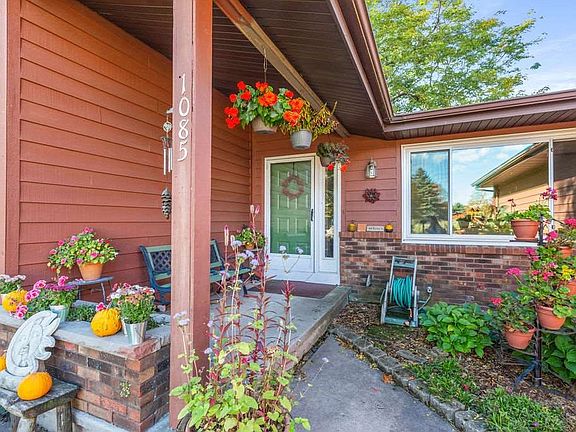 3rd image of 1085 Hughes Ct