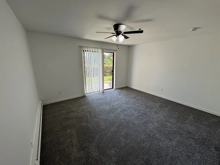 Bryn Mawr Plaza Apartments — Photo 10