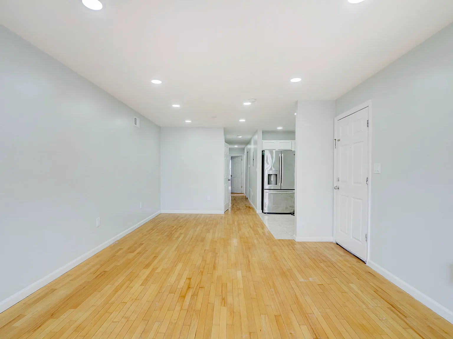 3 bed, $2,675 — Photo 2