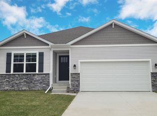 5082 Grand View Ave, Des Moines, IA 50317