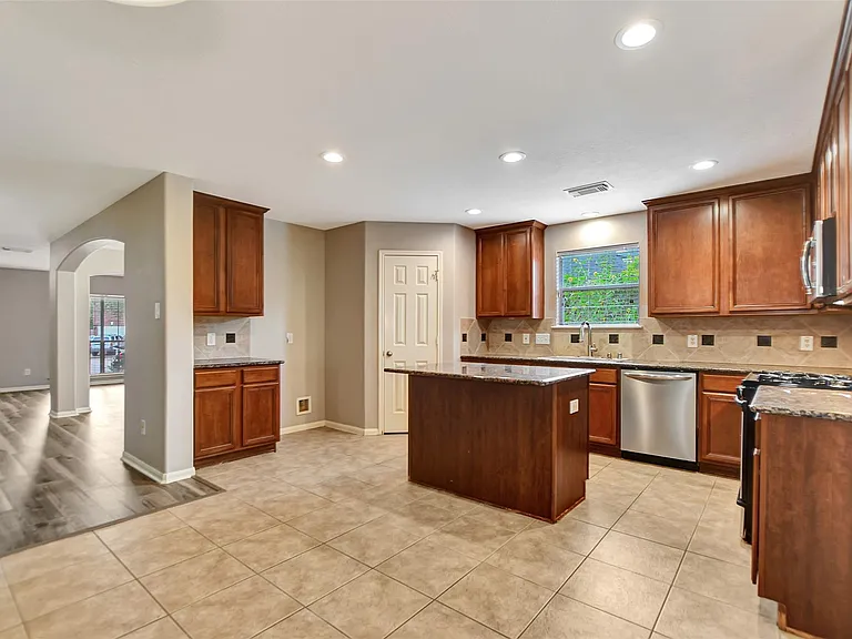 5410 Spring Oak Dr — Photo 16