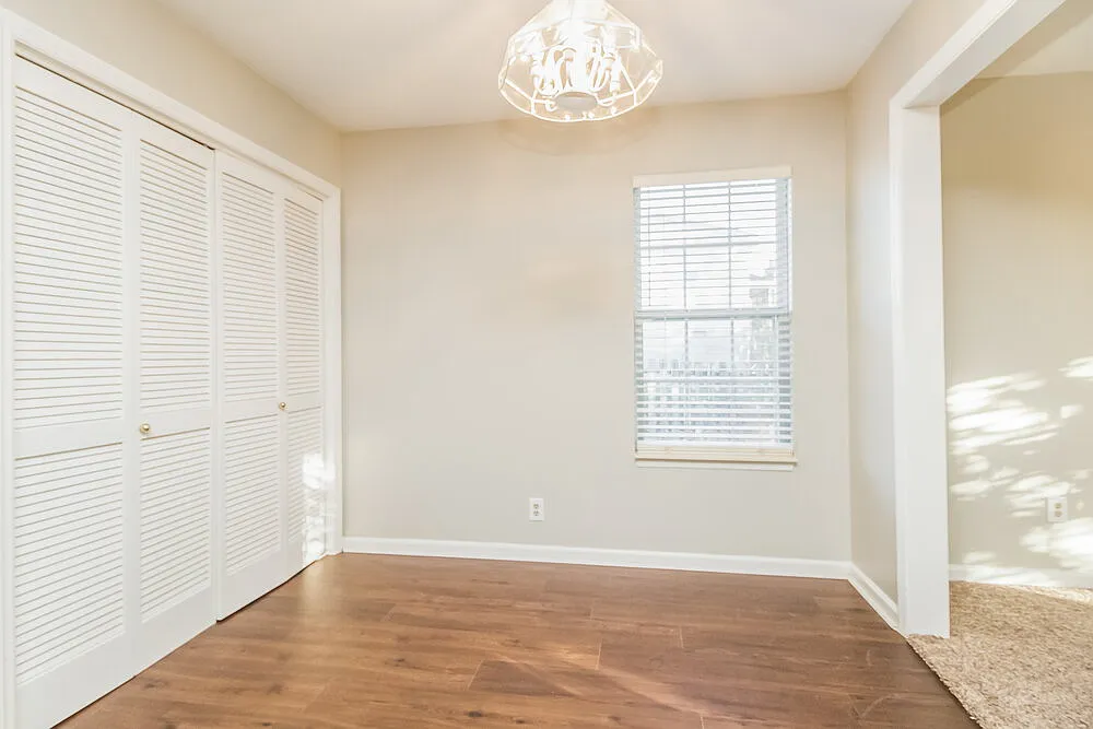 3 bed, 2.0 bath, 1481 sqft, $2,355 — Photo 3