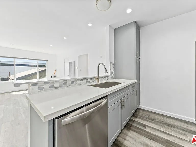646 Tularosa Dr #4 — Photo 13