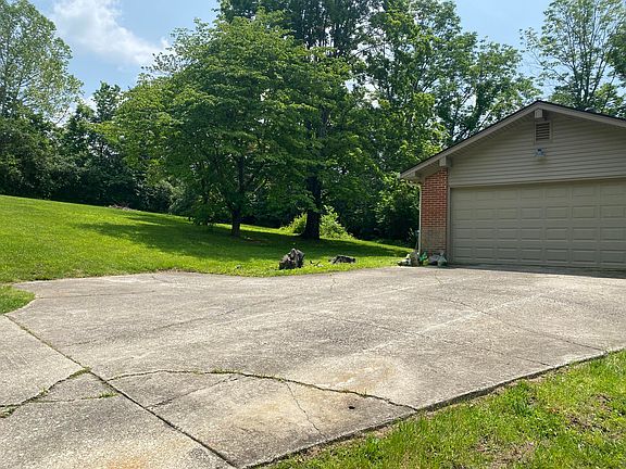 2nd image of 2053 Greentree Dr
