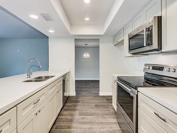 4th image of 1611 E La Jolla Dr