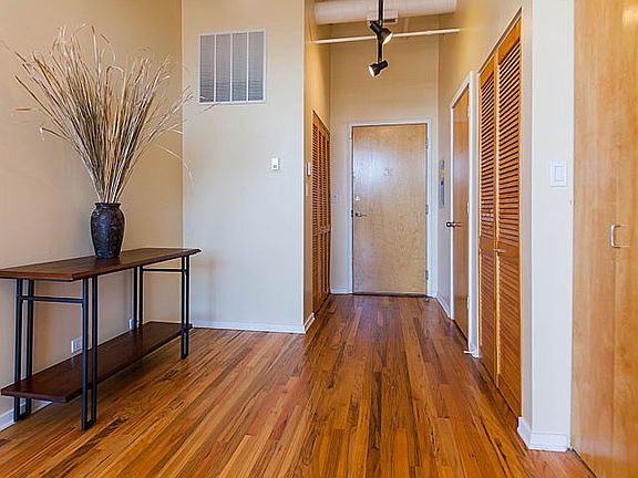 4th image of 2310 S Canal St Unit 608