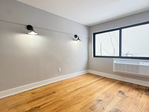 3rd image of 1845 Eastern Pkwy APT 2R