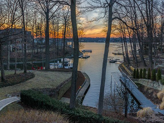 2nd image of 10748 Canoe Ct