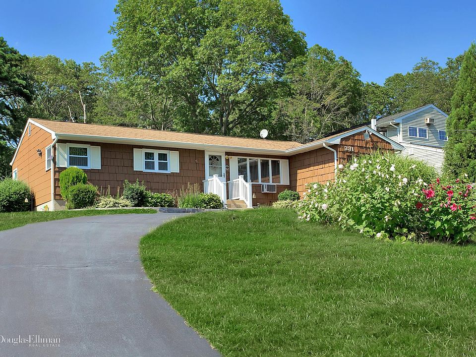 1st image of 331 Peconic St