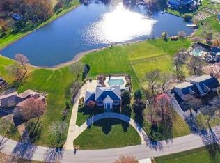 708 Hidden Lake Dr, Saint Peters, MO 63376