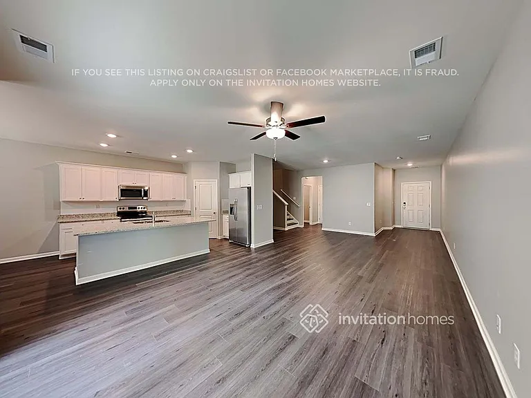125 Webster Cir — Photo 4