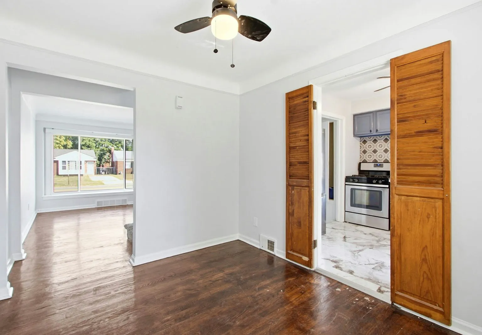 10517 Curtis Street — Photo 3