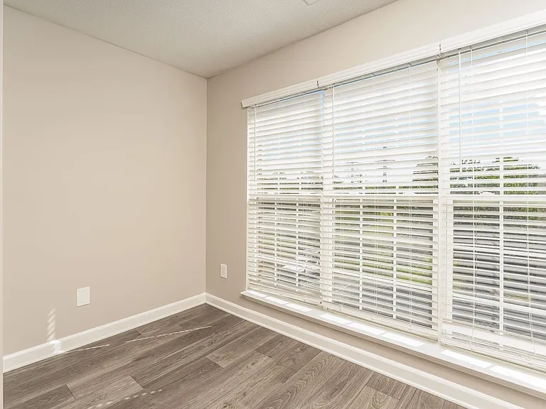 Wendover Ridge Apartments — Photo 40