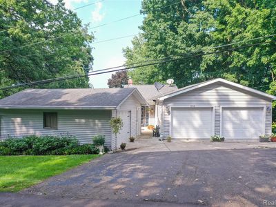 1938 Lakeview Dr, Lapeer, MI, 48446