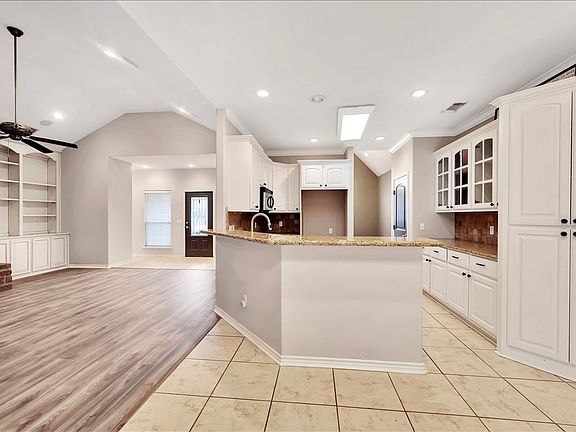 2nd image of 127 Copperwood Loop