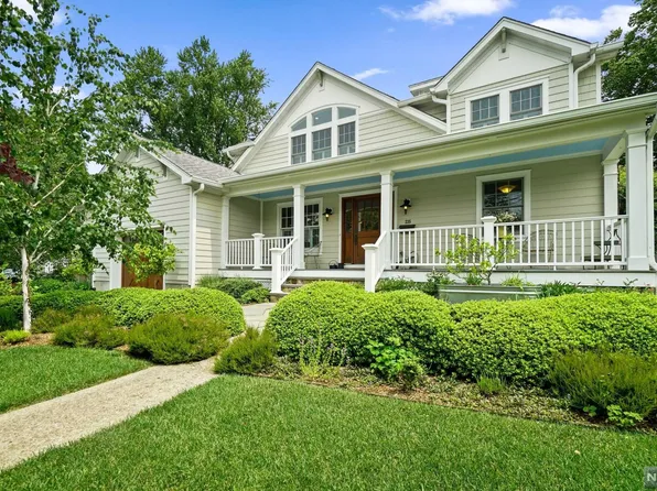 235 E Madison Ave, Cresskill, NJ 07626