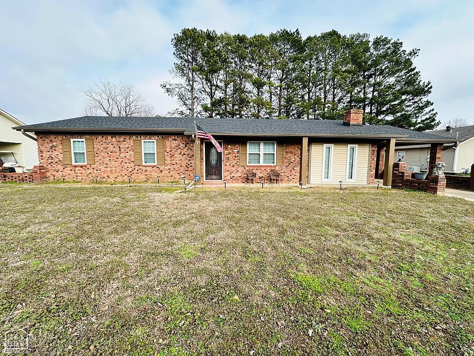 1st image of 2702 Carr Cir