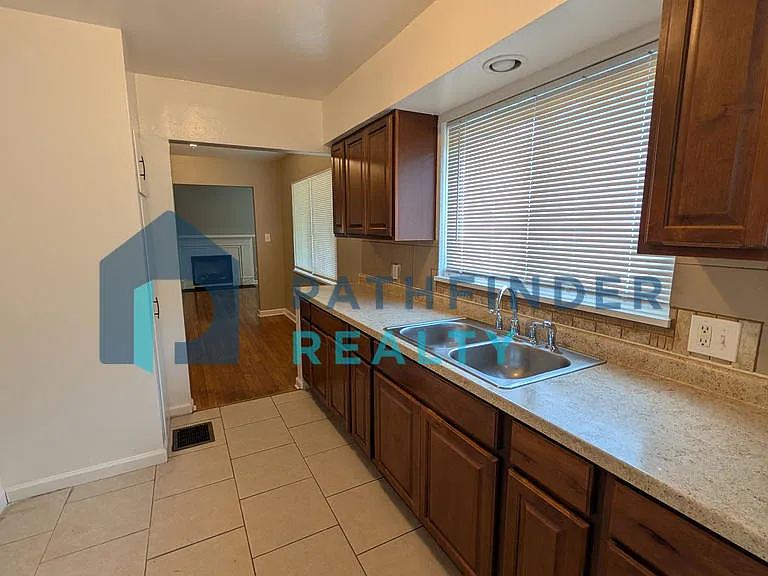 145 Waverly Ave — Photo 7