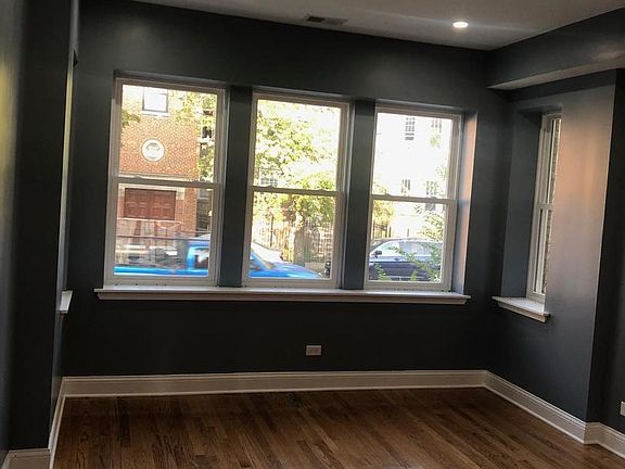 2nd image of 915 N Hamlin Ave