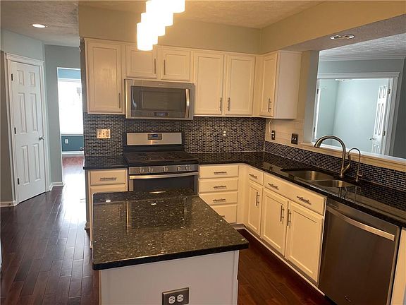 5th image of 6268 Saddletree Dr