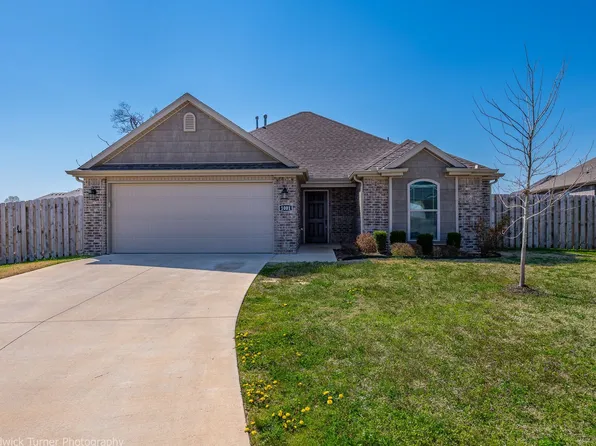 1001 Gardenia St, Centerton, AR 72719