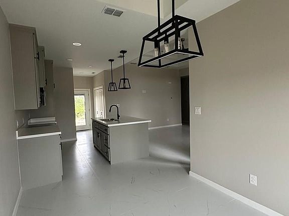 2nd image of 2825 Ari Dr