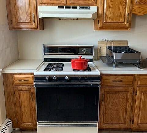 3rd image of 2050 E 58th St
