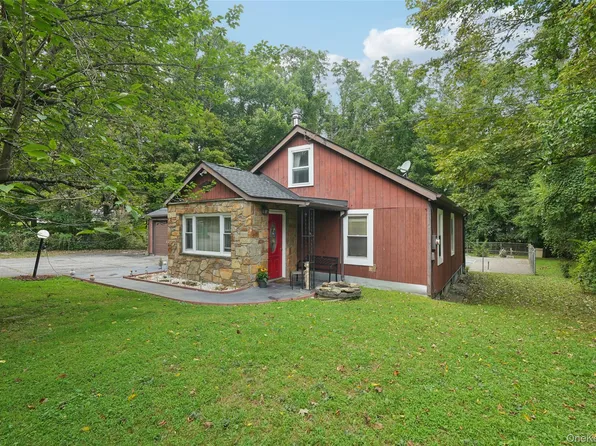 11 Hustis Road, Cold Spring, NY 10516