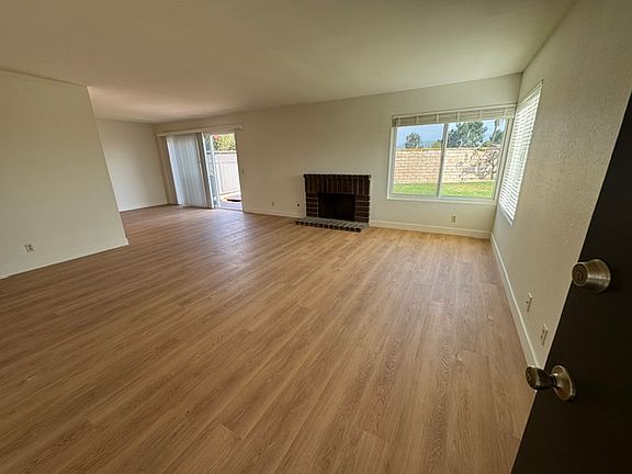 3rd image of 810 Laurel Park Cir